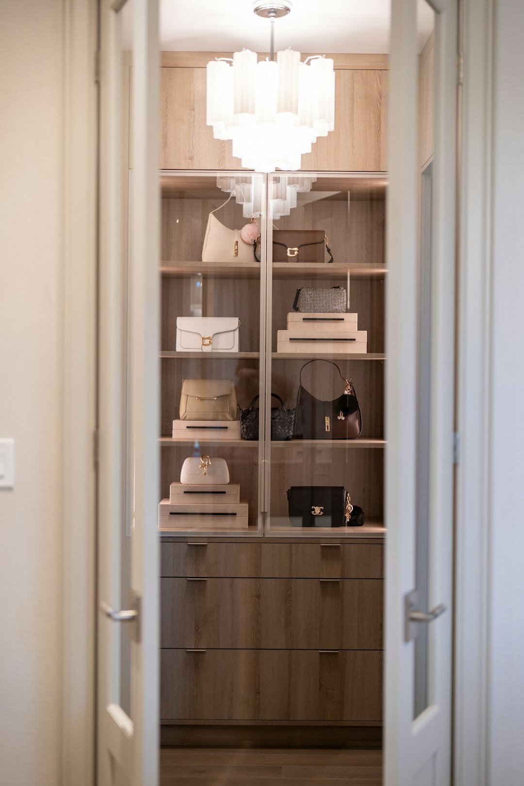 organized closet shelves